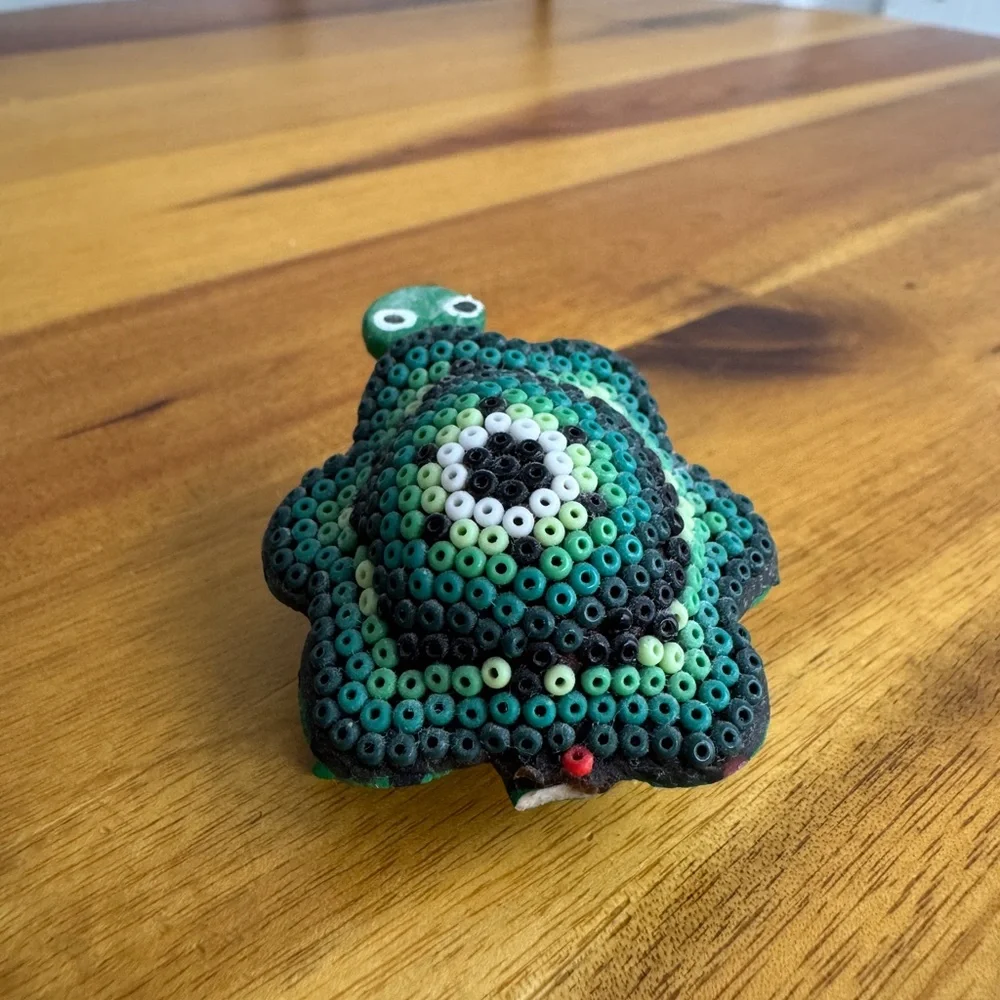 Green‎ beaded shell turtle Mexico style